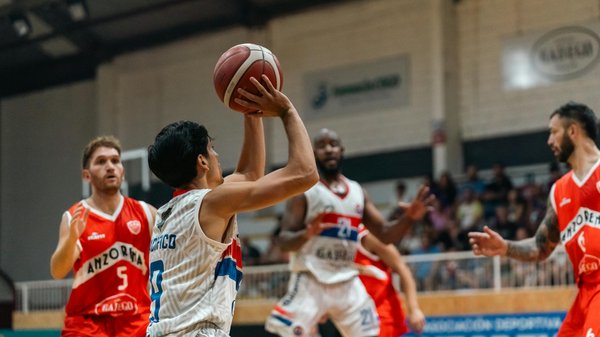 Elevate your underwater endurance: key strategies for synchronized swimming success